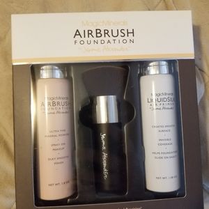 Magic Minerals Airbrush Foundation